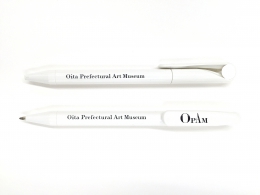 Ball-point pen with logo　￥648（tax included）