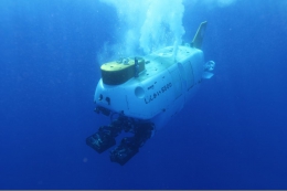 有人潜水調査船「しんかい6500」
©JAMSTEC