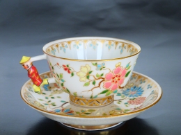 グレンジャー＆Co. 《花卉文唐人ハンドルカップ＆ソーサー》(1860-1870年)